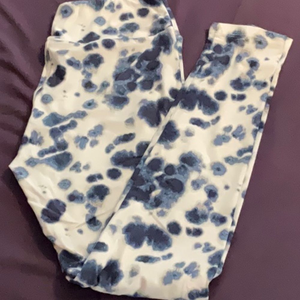 LuLaRoe Blue and White Patterned Leggings